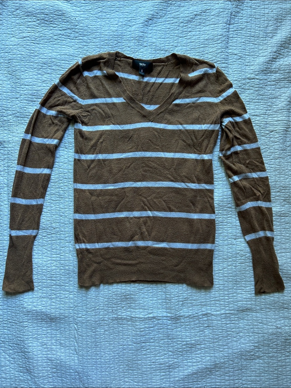 Vintage Y2K Mossimo V-Neck Brown and White Striped Fitted Sweater, small